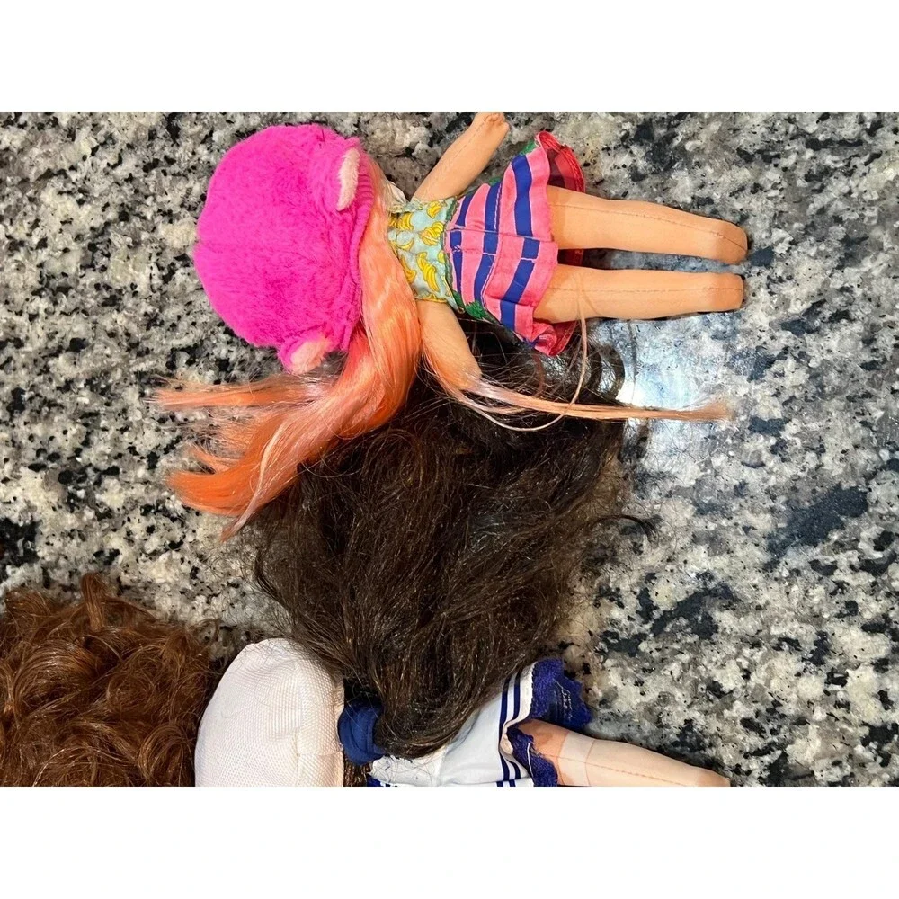 3 Na Na Na Surprise Girl Doll